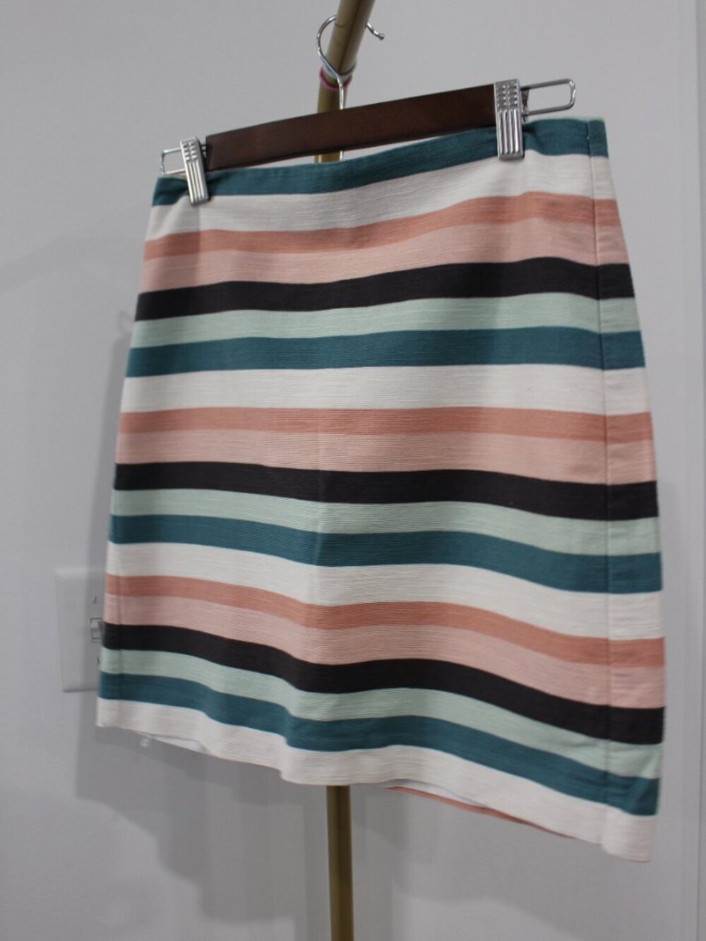 Loft Striped Mini Skirt Size 2 - Picture 2 of 4